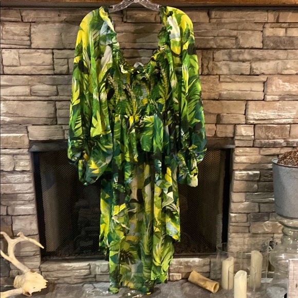 Live 4 Truth Green Leaf Print Blouse - Picture 1 of 4